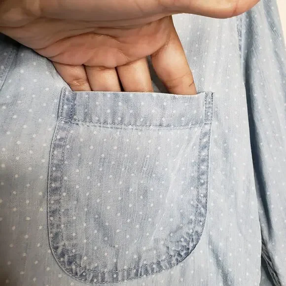 Rails| Carter Light Vintage Polka Dot Chambray - Picture 9 of 13